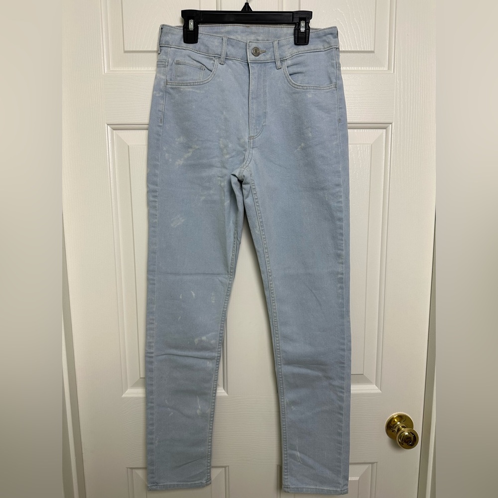 light wash jeans
